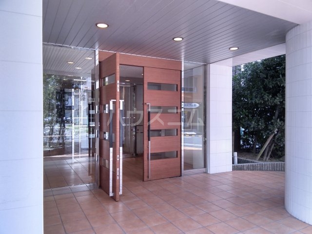 16/22 エントランス