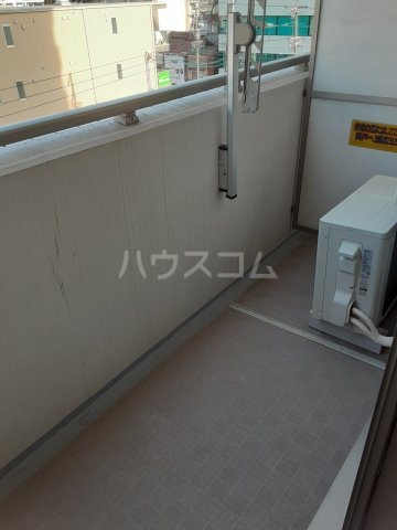 18/27 バルコニー