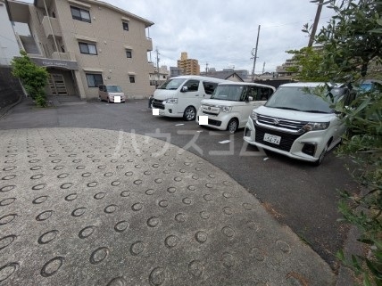 28/30 駐車場