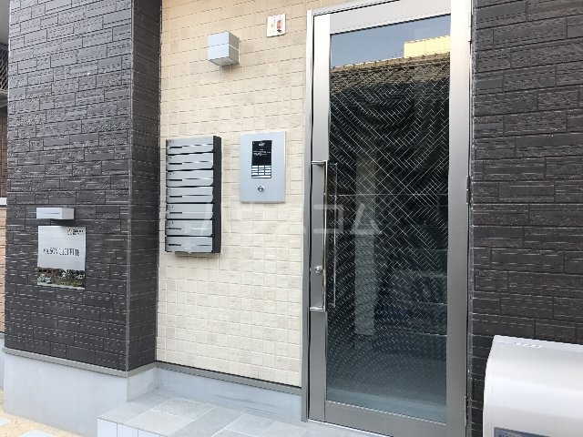 20/27 エントランス