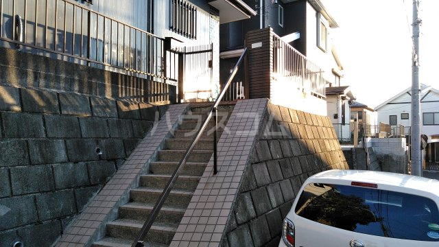 21/30 エントランス