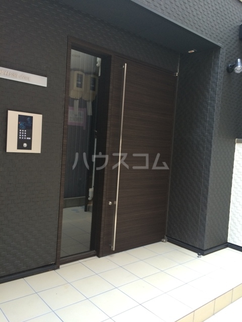 22/30 エントランス