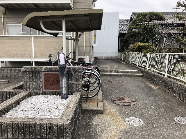 16/25 エントランス