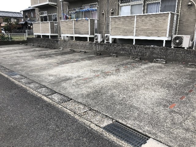 17/25 駐車場