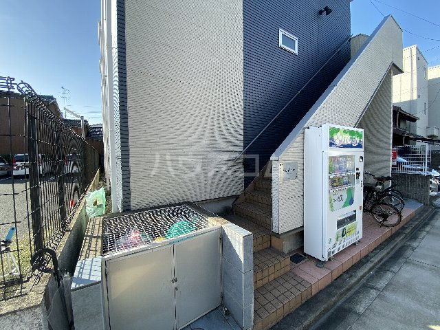 2/5 エントランス