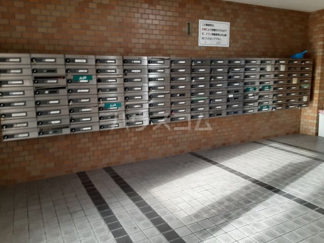 15/22 エントランス