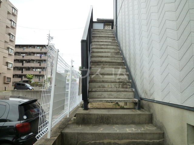20/30 エントランス