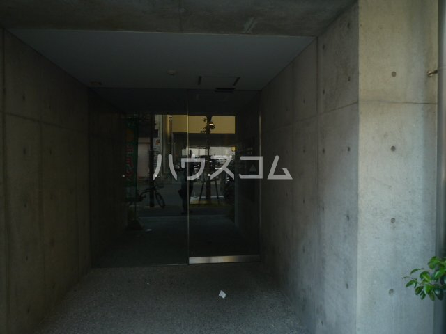 18/22 エントランス