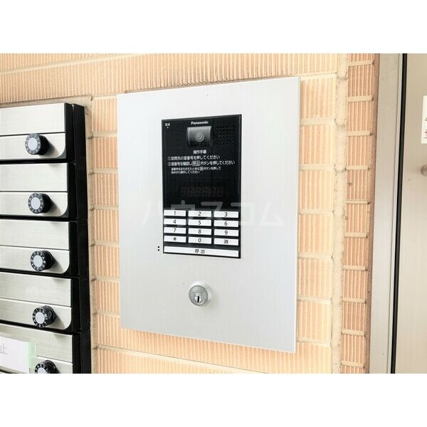 14/22 エントランス