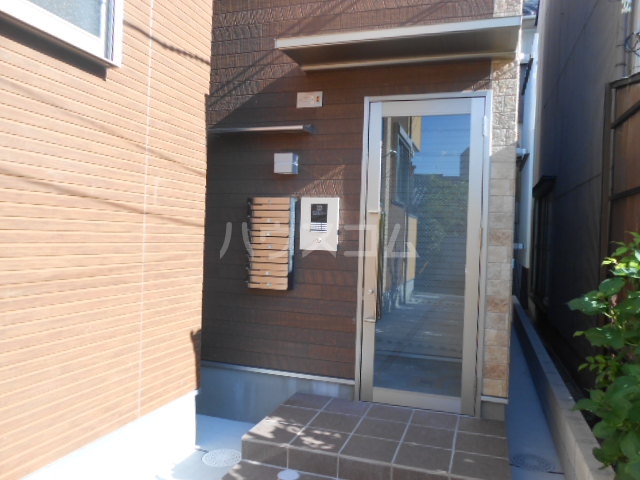 17/23 エントランス