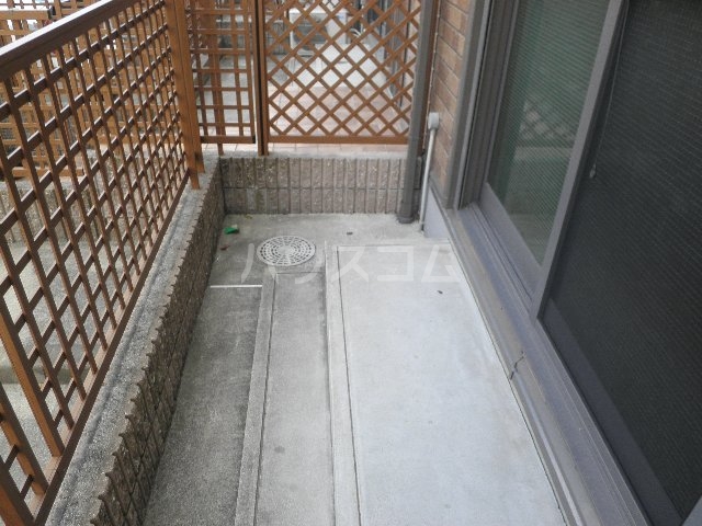 18/28 バルコニー