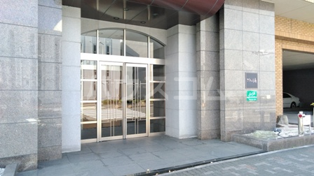 28/30 エントランス