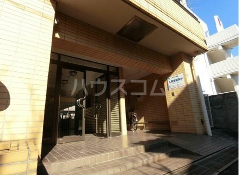 23/25 エントランス