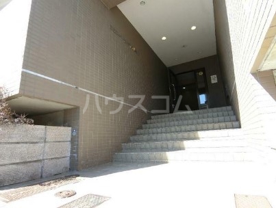 2/4 エントランス