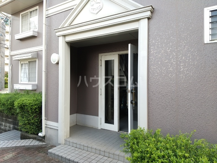 21/26 エントランス