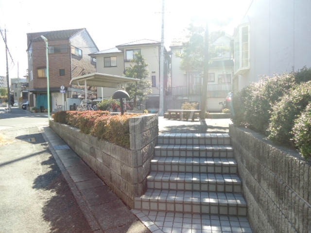 22/26 エントランス