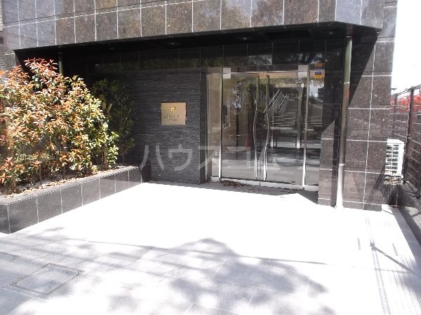 28/30 エントランス