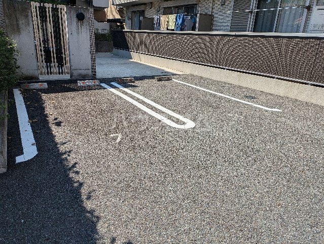 26/30 駐車場