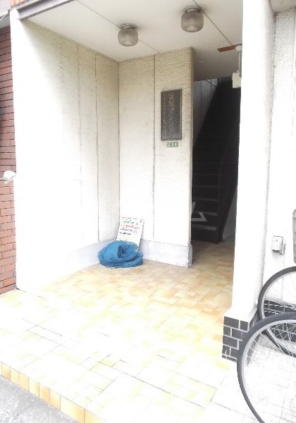 22/29 エントランス