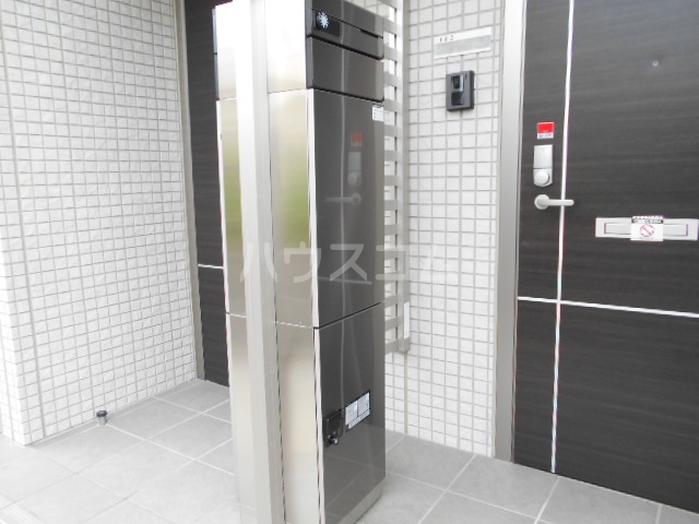 16/27 エントランス