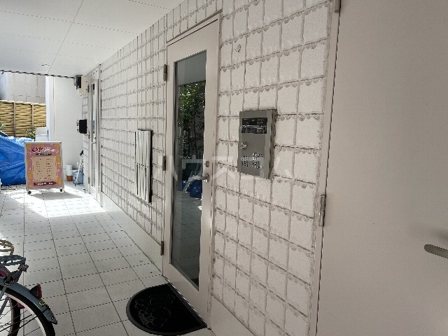 2/10 エントランス