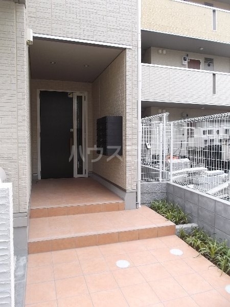 2/4 エントランス