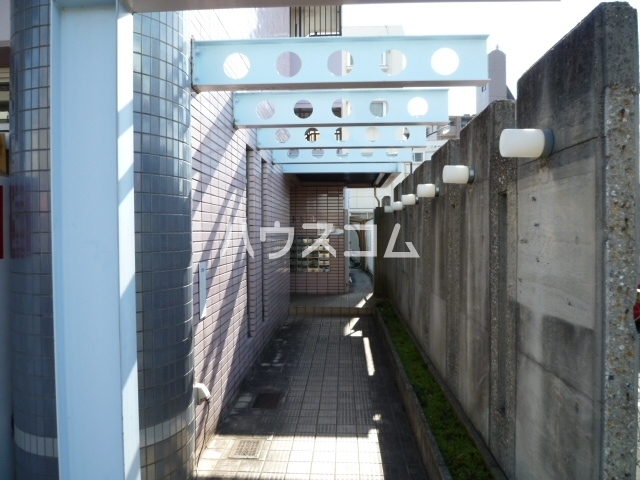 14/19 エントランス