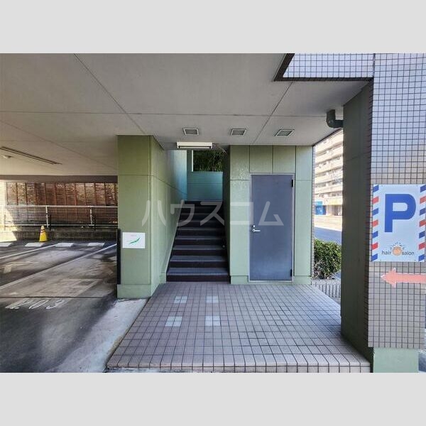 20/26 エントランス