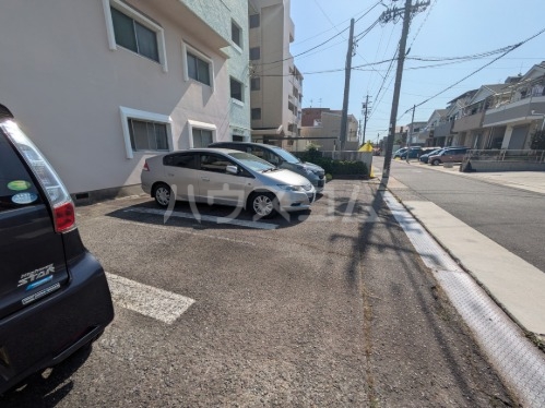 20/30 駐車場
