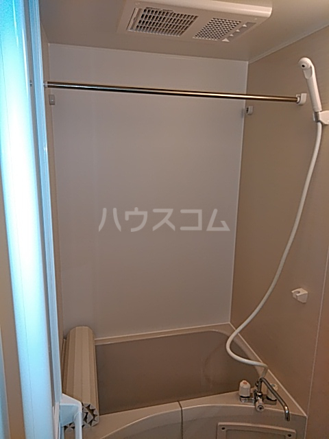 13/30 浴室