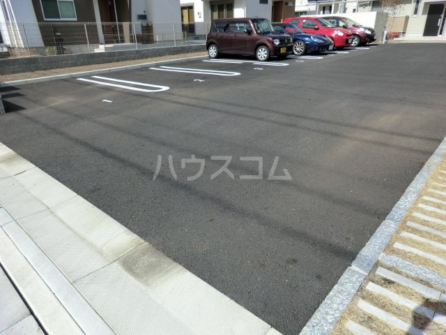 14/15 駐車場
