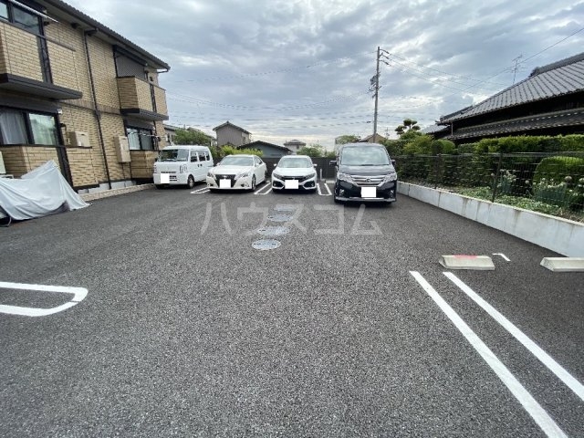 18/26 駐車場