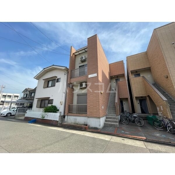 18/24 エントランス