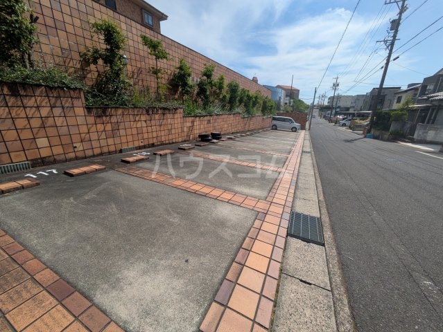 25/30 駐車場