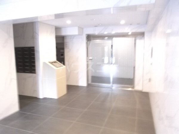 22/26 エントランス