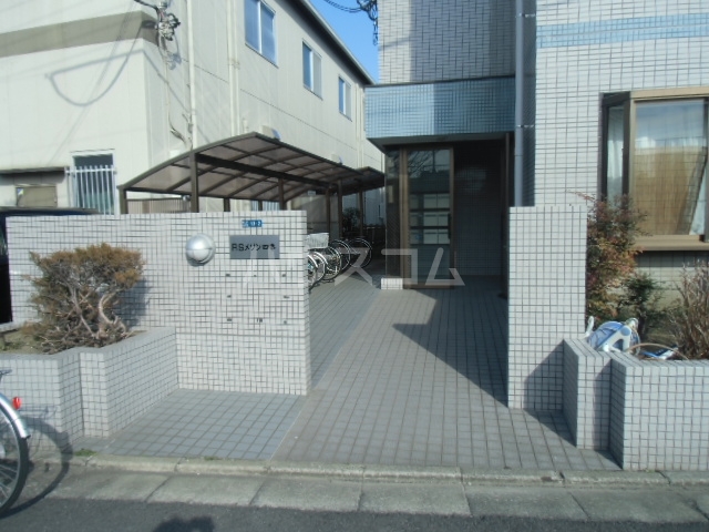 22/30 エントランス