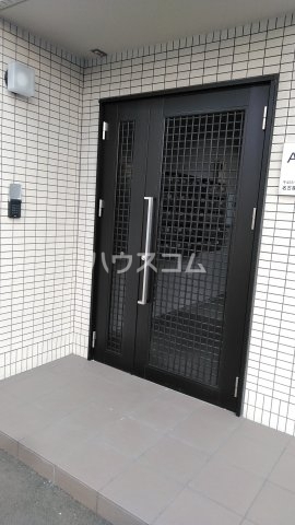 21/30 エントランス