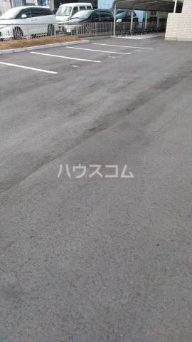 22/28 駐車場