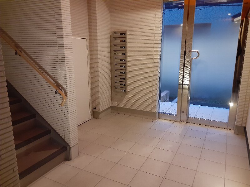 22/25 エントランス