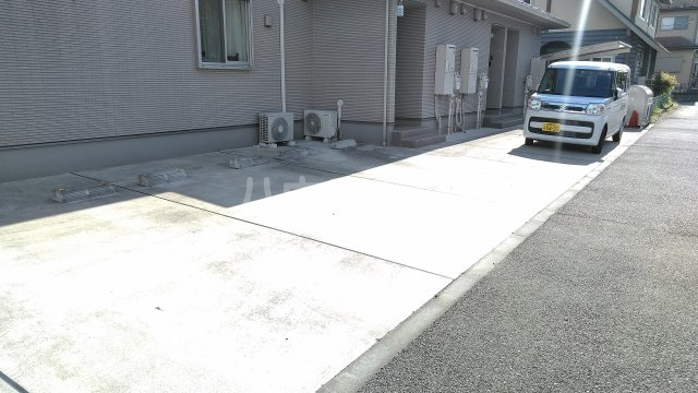 28/30 駐車場
