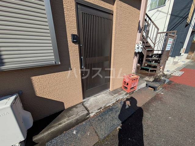 28/30 エントランス