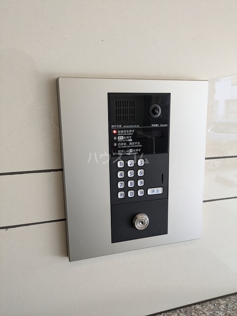 28/30 エントランス