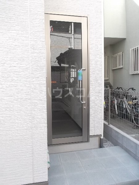 22/30 エントランス