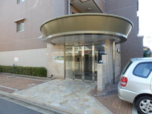 20/27 エントランス