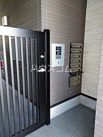 23/25 エントランス