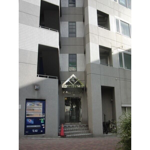 23/29 エントランス