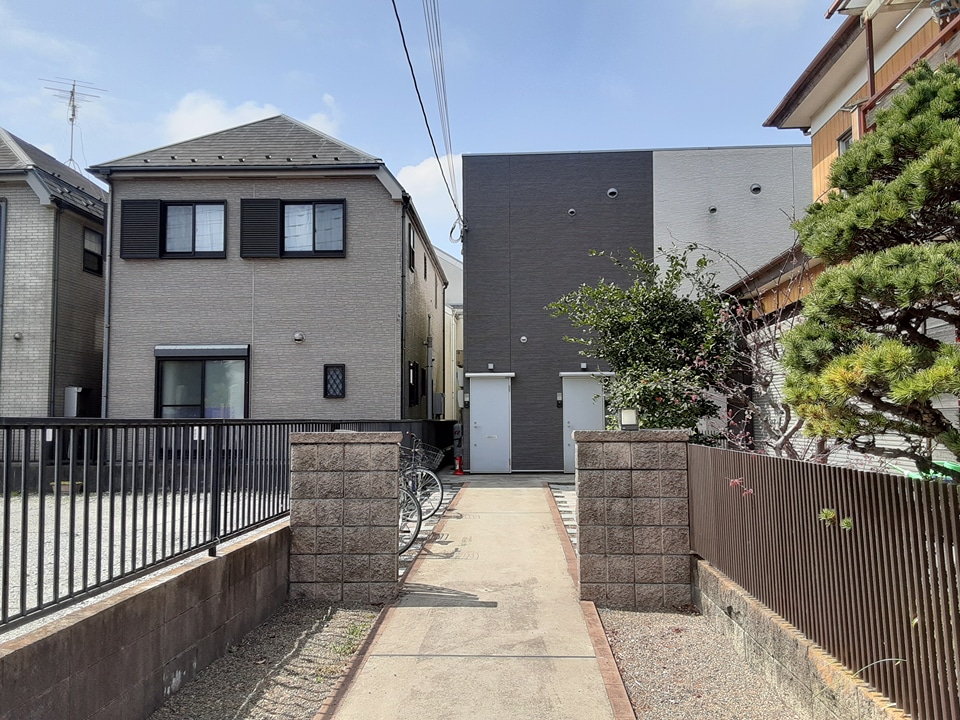 23/30 エントランス