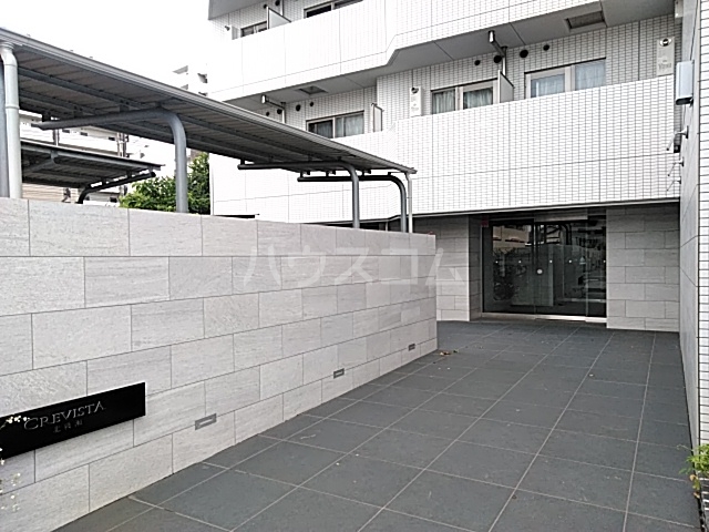 24/30 エントランス