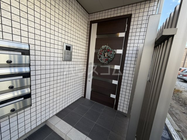 25/30 エントランス