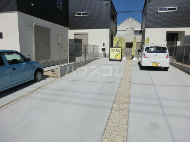 22/28 駐車場